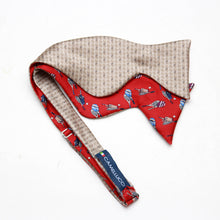 Load image into Gallery viewer, Reversible Big Butterfly Bow tie with Tennis Motive
