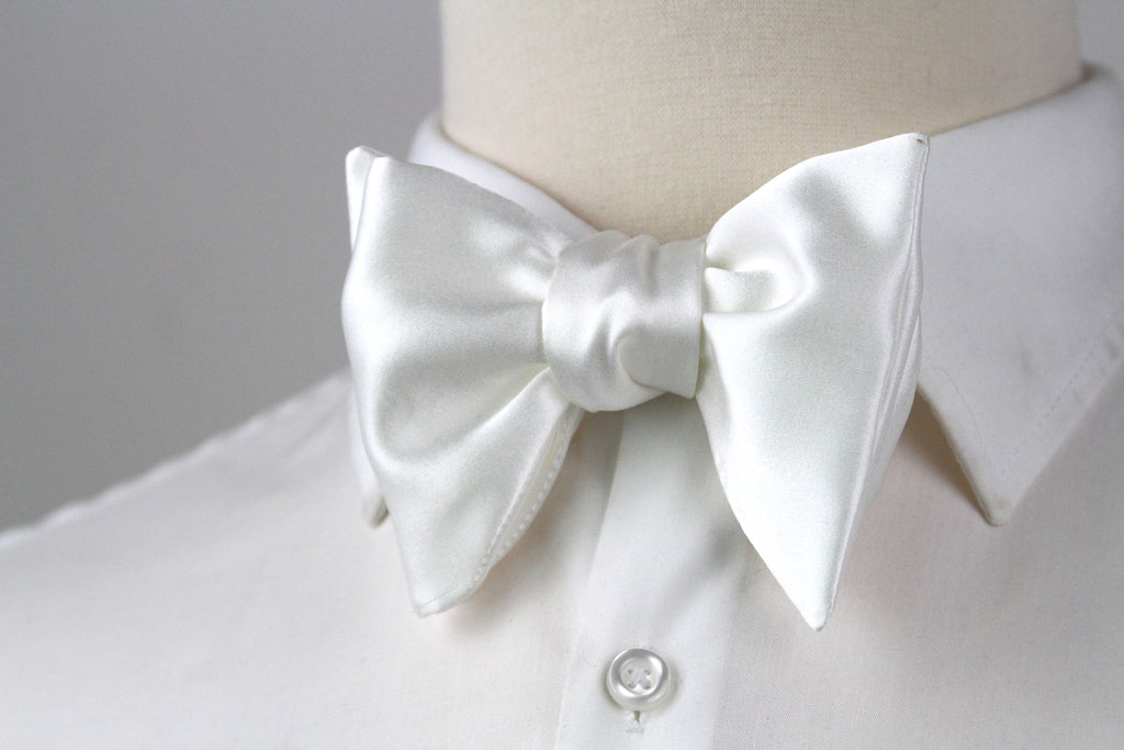 Men's White Silk Bow Tie