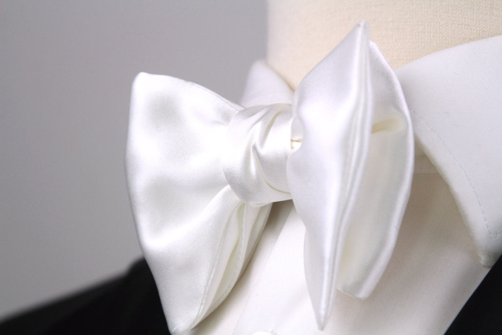Men's White Silk Bow Tie