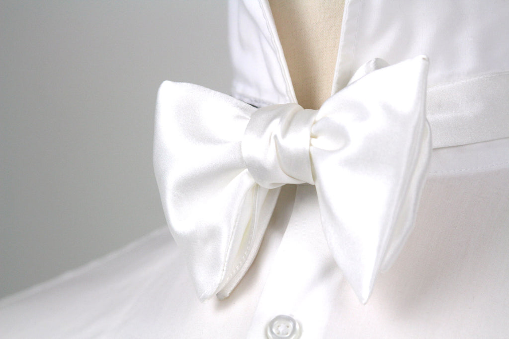 Men's White Silk Bow Tie