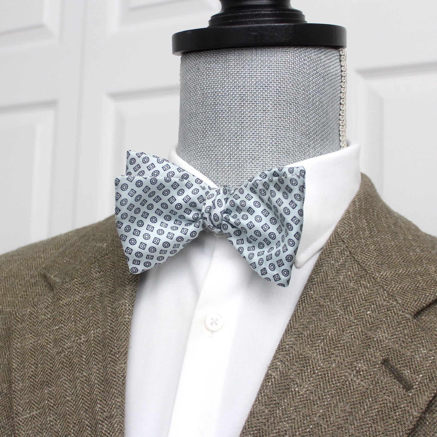 Grey Ornament Self-Tie Bow Tie