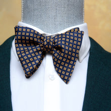 Load image into Gallery viewer, Men&#39;s Large Silk Bow Tie
