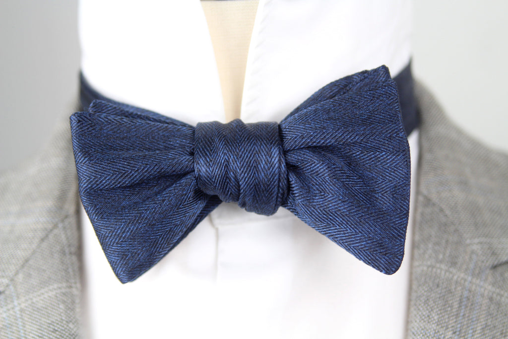 Silk Men's Bow Tie Navy Blue