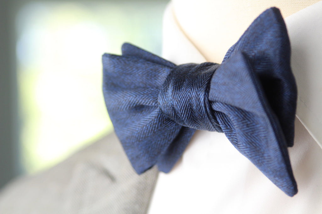 Silk Men's Bow Tie Navy Blue