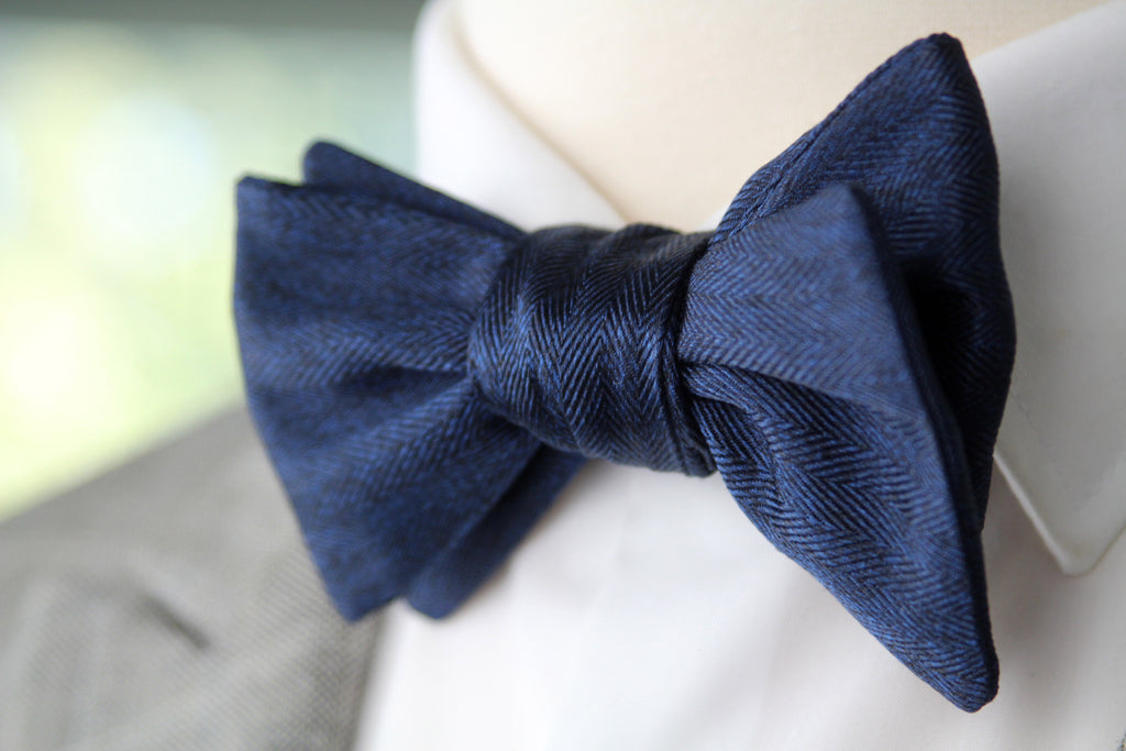 Silk Men's Bow Tie Navy Blue