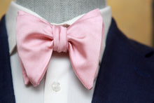 Load image into Gallery viewer, Pink Big Butterfly Silk Bow Tie
