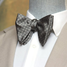 Load image into Gallery viewer, Grey Big Butterfly Silk Bow Tie
