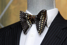 Load image into Gallery viewer, Big Butterfly Bow tie
