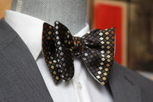 Load image into Gallery viewer, Big Butterfly Bow tie
