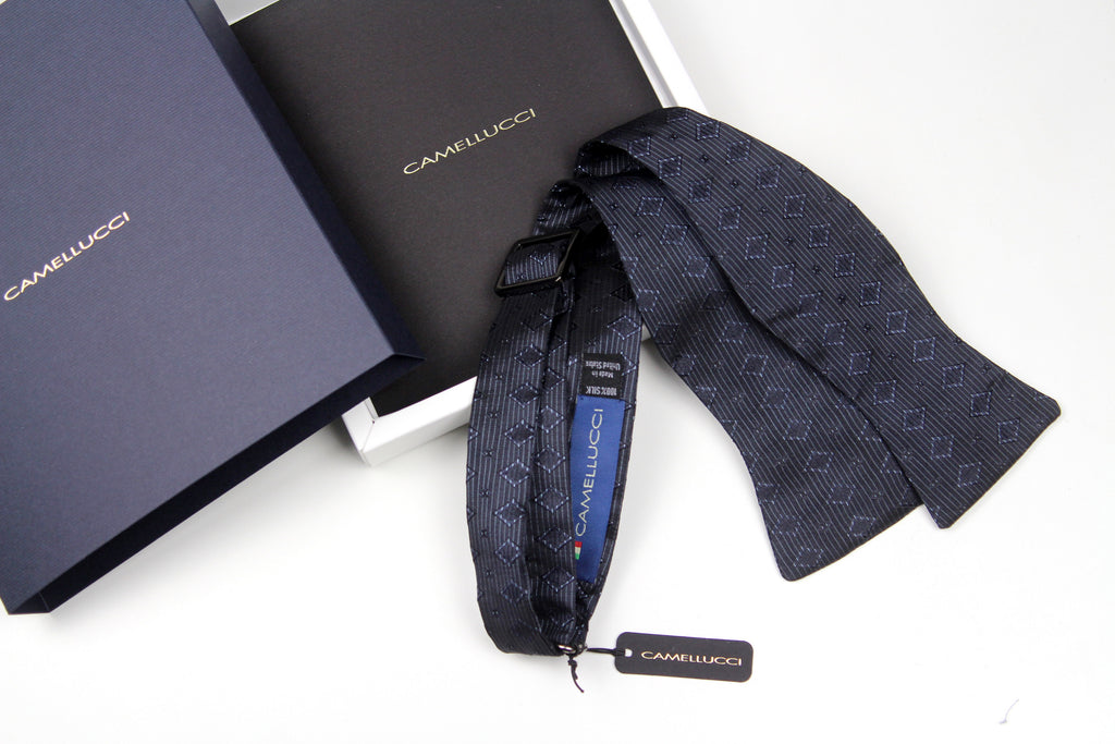 Silk Men's Bow Tie Navy Blue Ornament