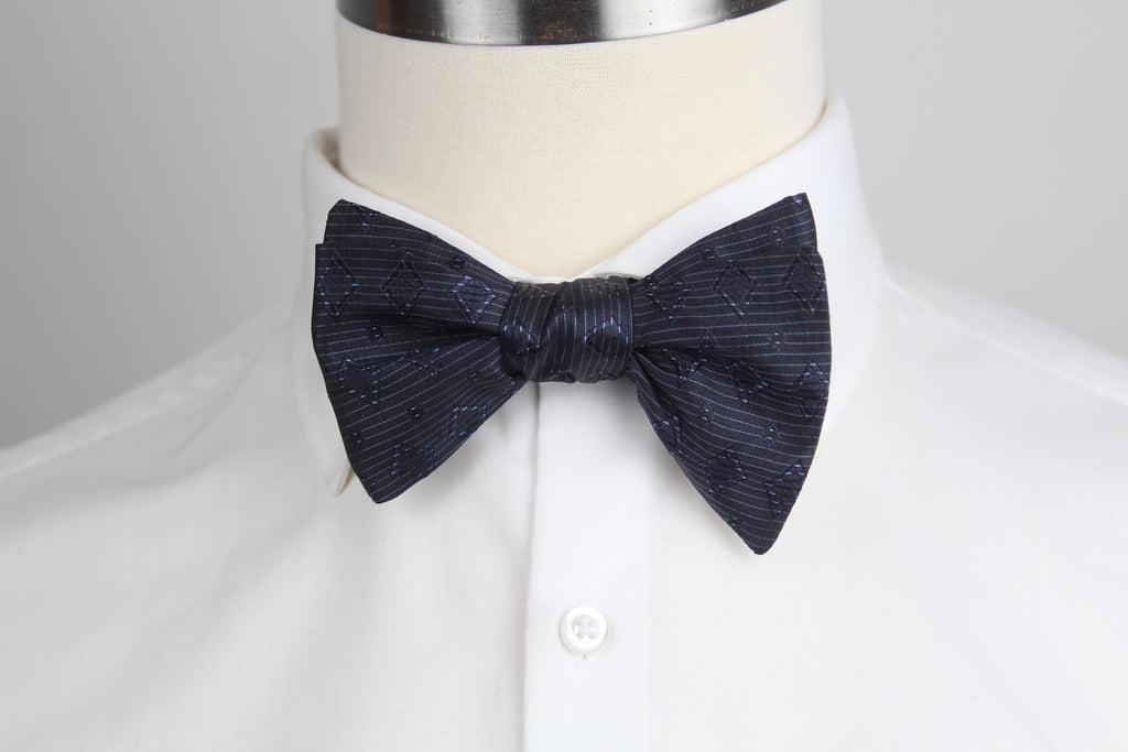 Silk Men's Bow Tie Navy Blue Ornament