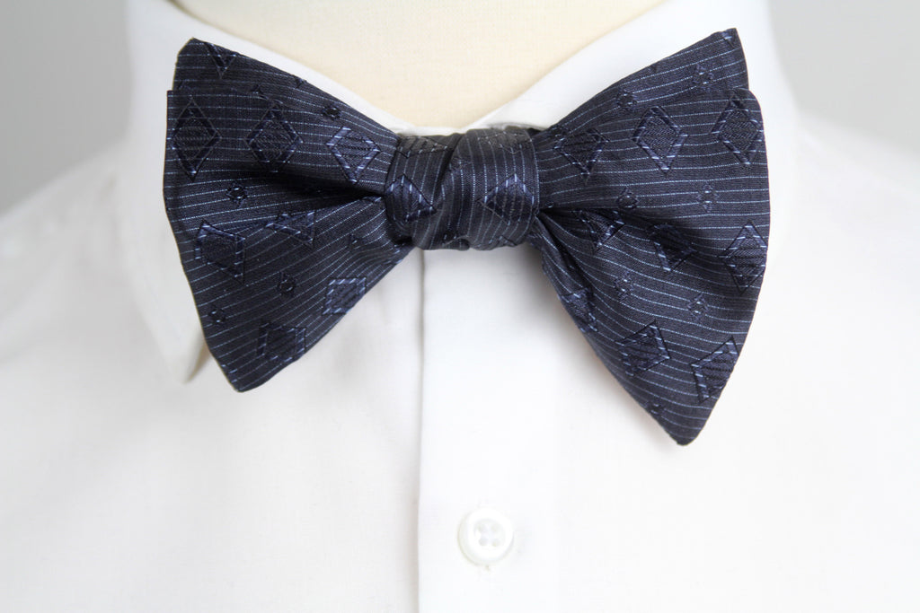 Silk Men's Bow Tie Navy Blue Ornament