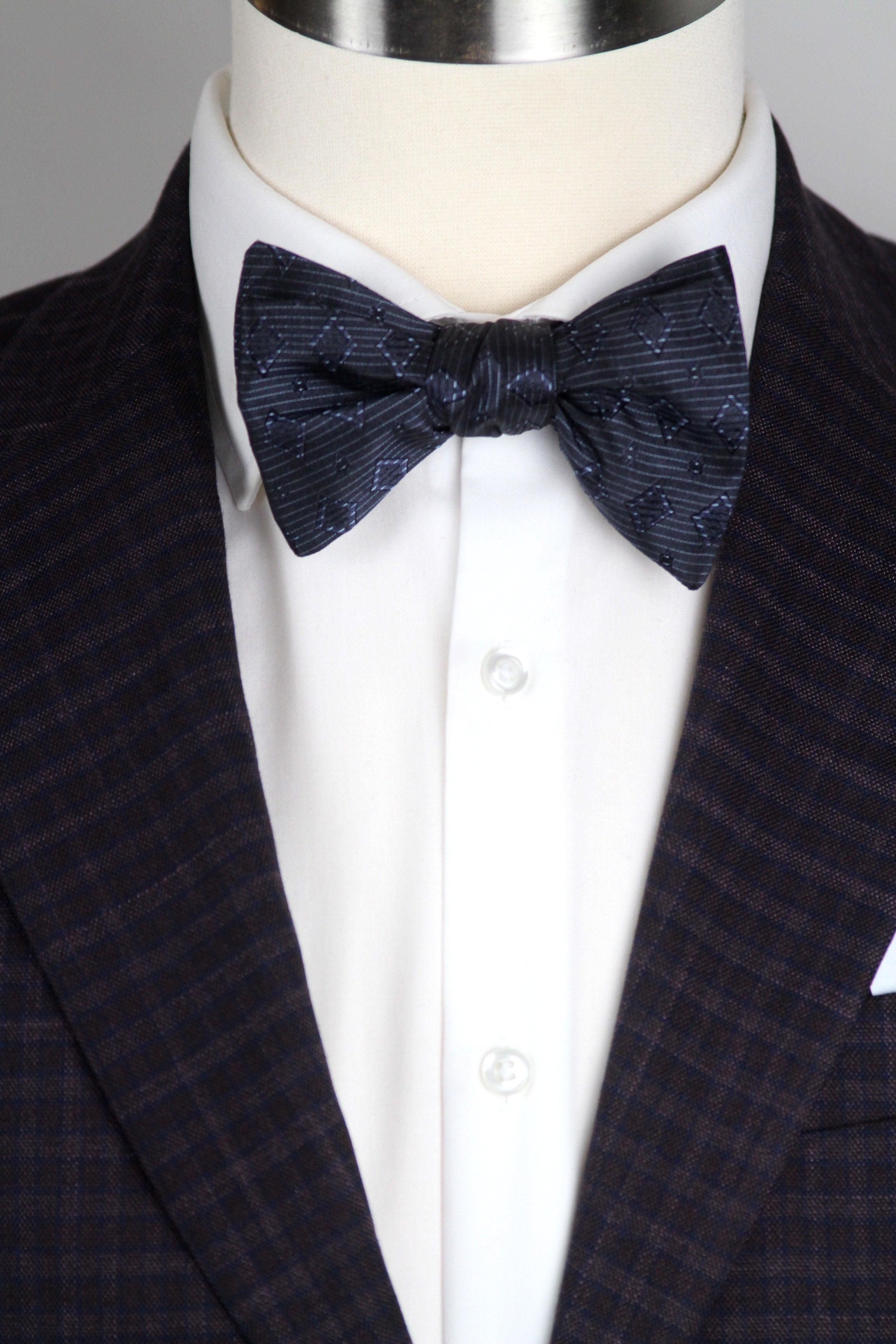 Silk Men's Bow Tie Navy Blue Ornament