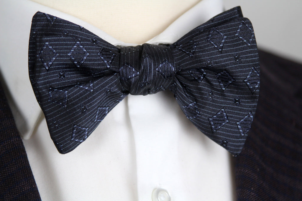 Silk Men's Bow Tie Navy Blue Ornament