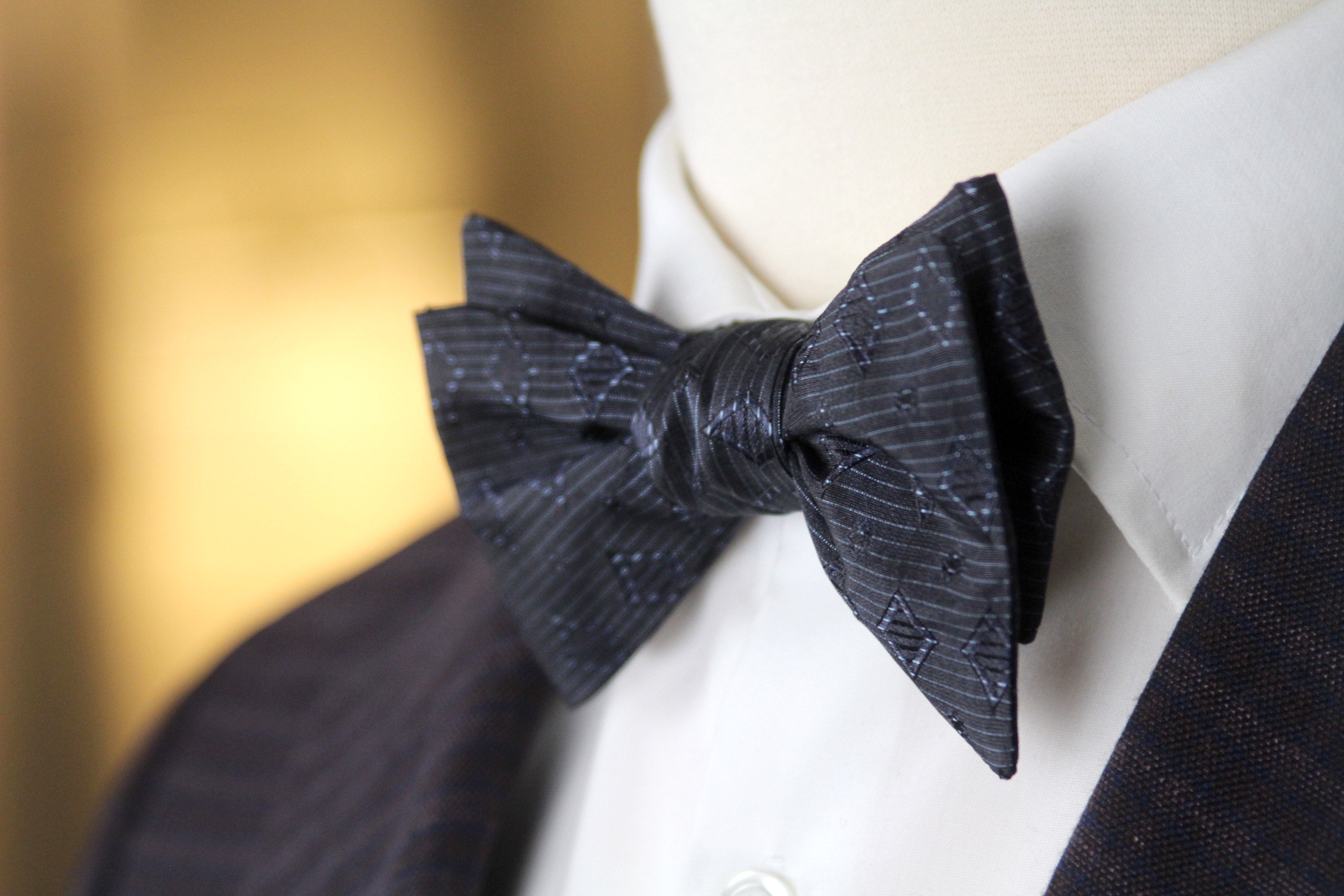 Silk Men's Bow Tie Navy Blue Ornament