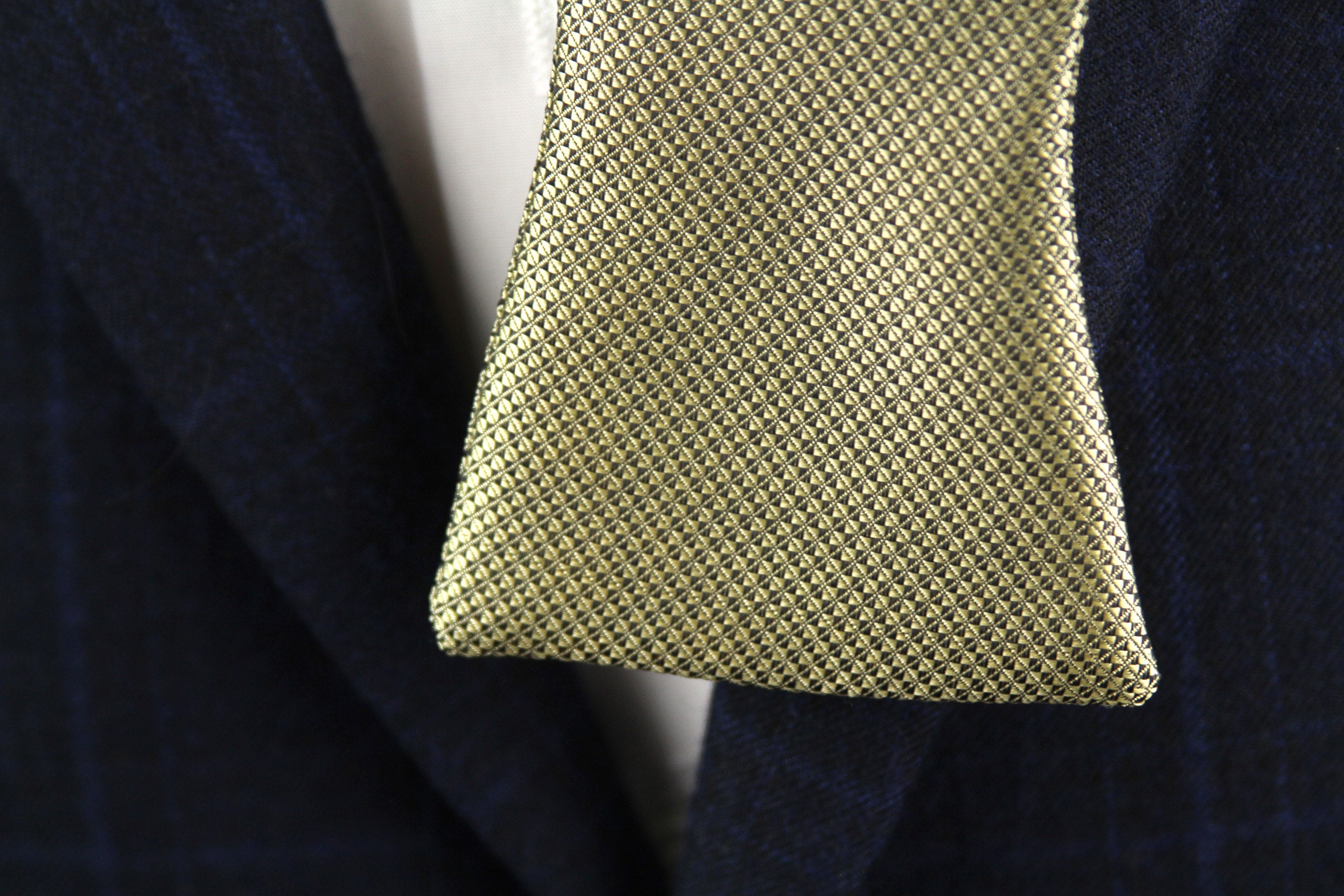 Silk Men's Bow Tie Gold