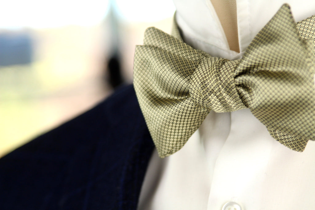 Silk Men's Bow Tie Gold