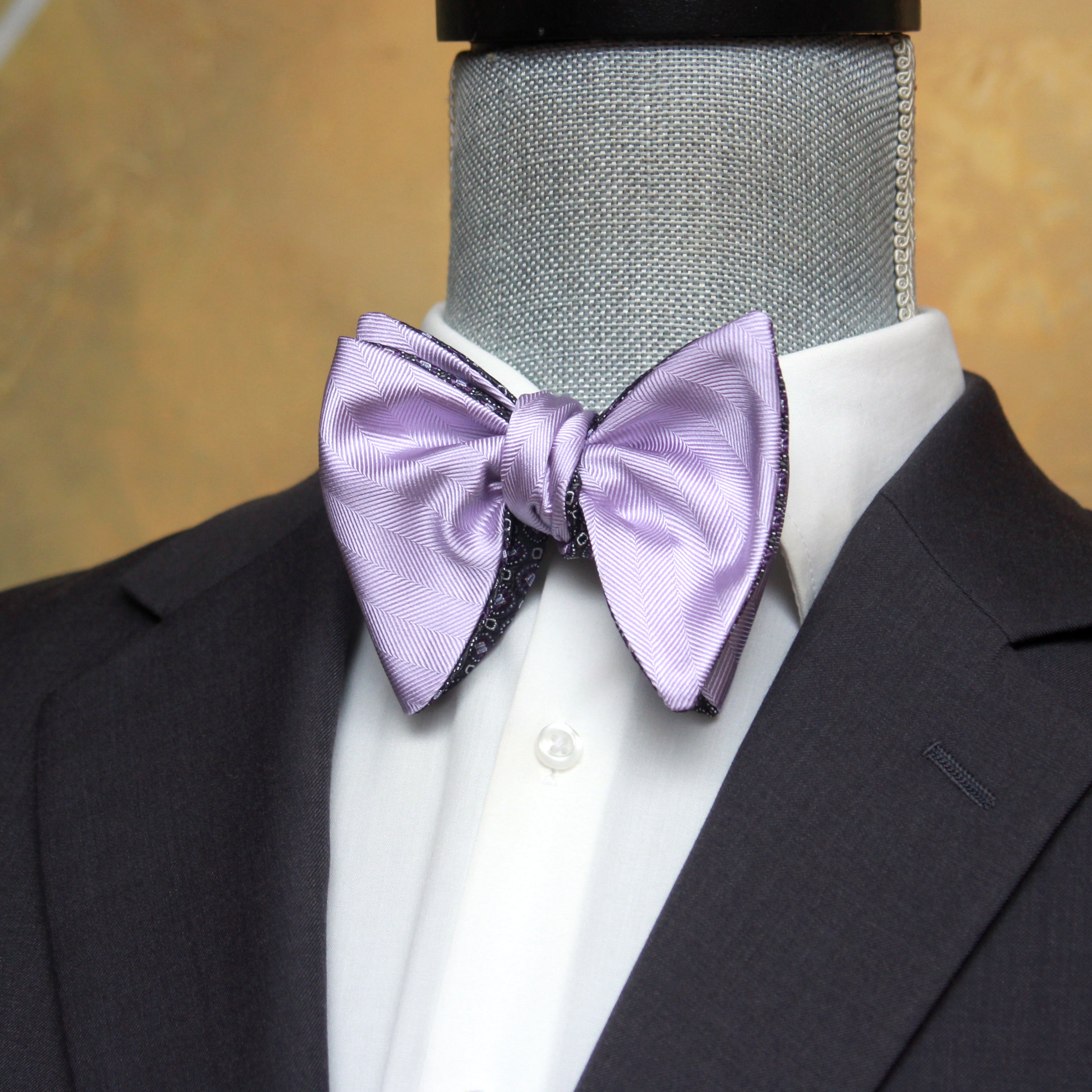 Big Butterfly Purple Plum with Light Lavender Silk Bow Tie
