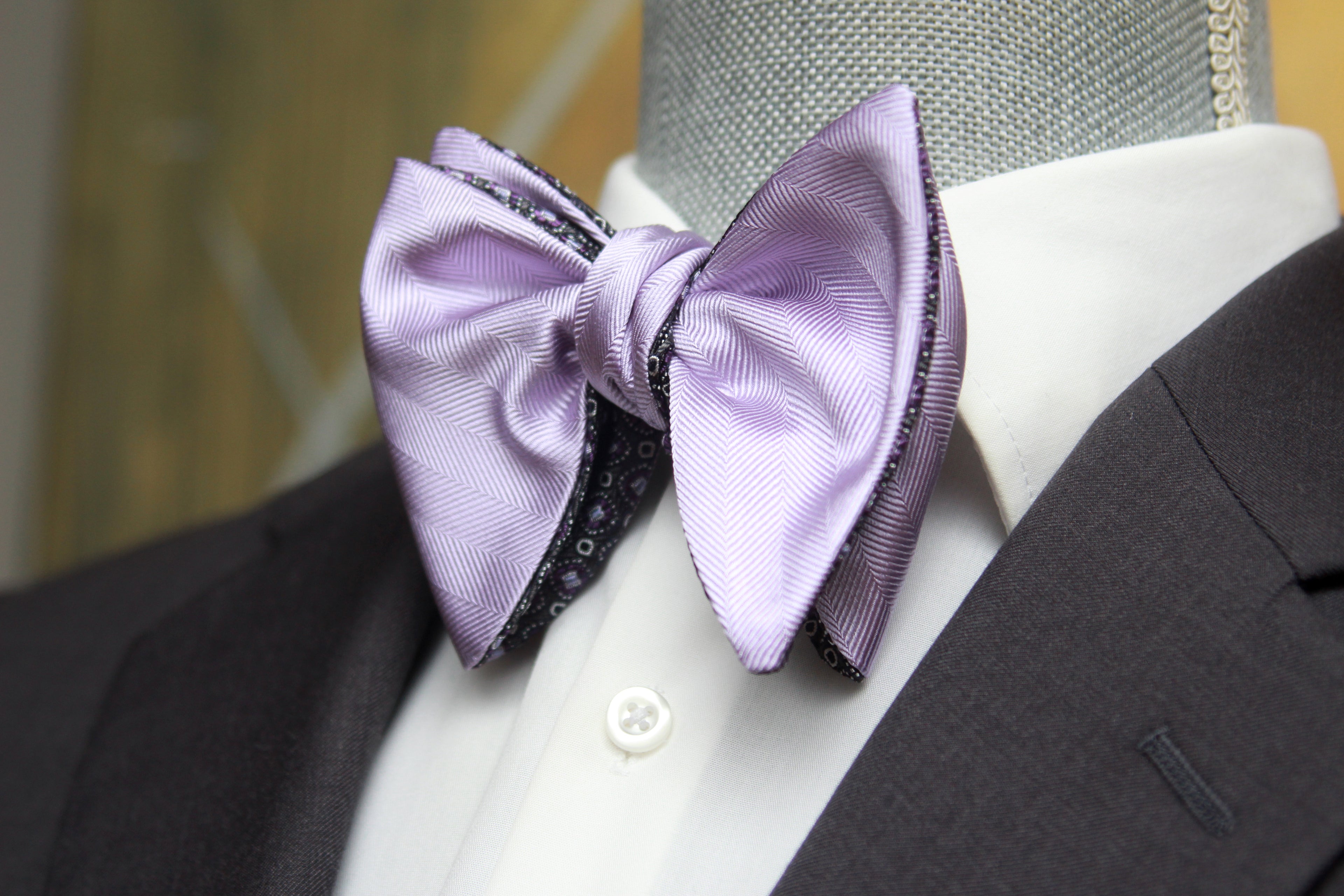 Big Butterfly Purple Plum with Light Lavender Silk Bow Tie