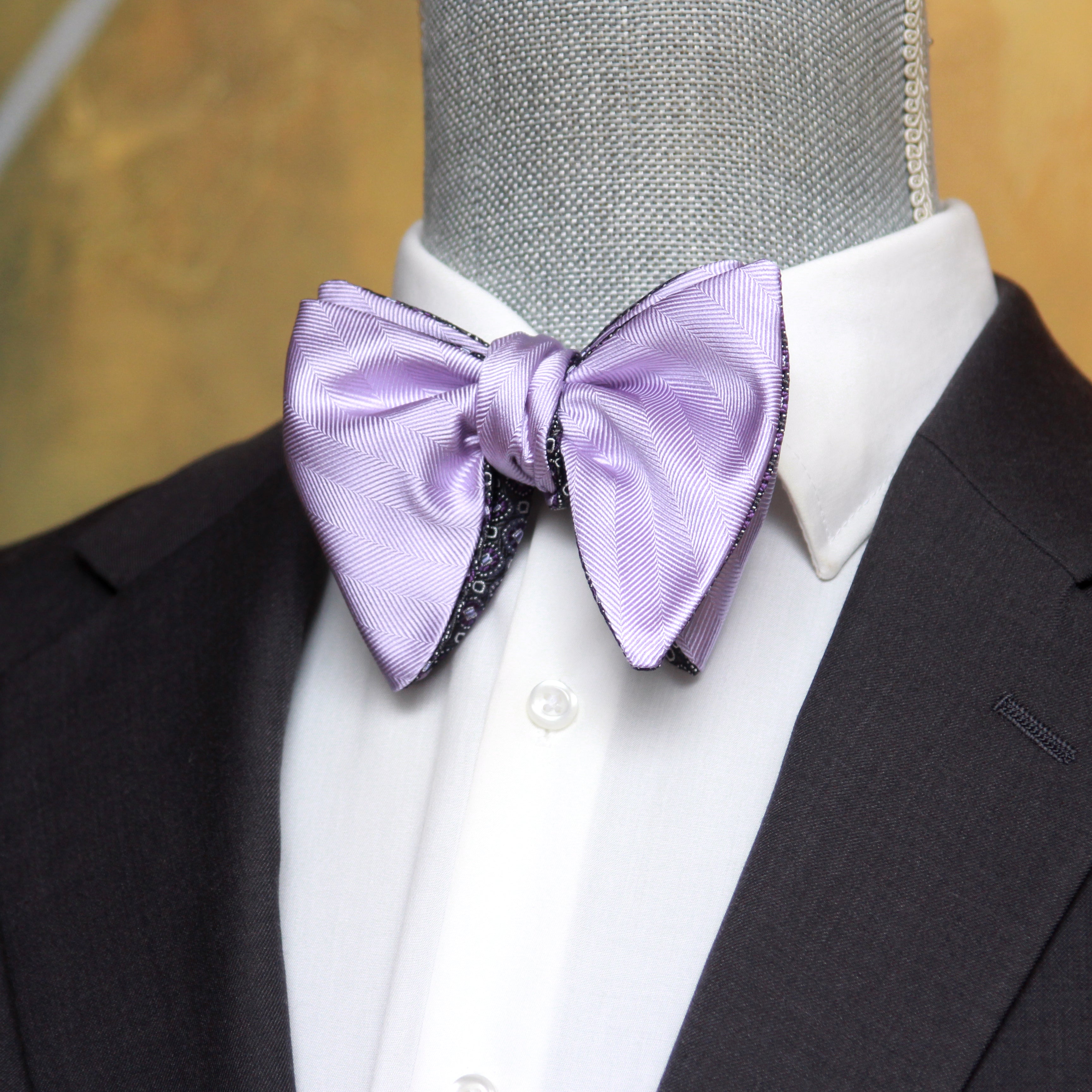 Big Butterfly Purple Plum with Light Lavender Silk Bow Tie