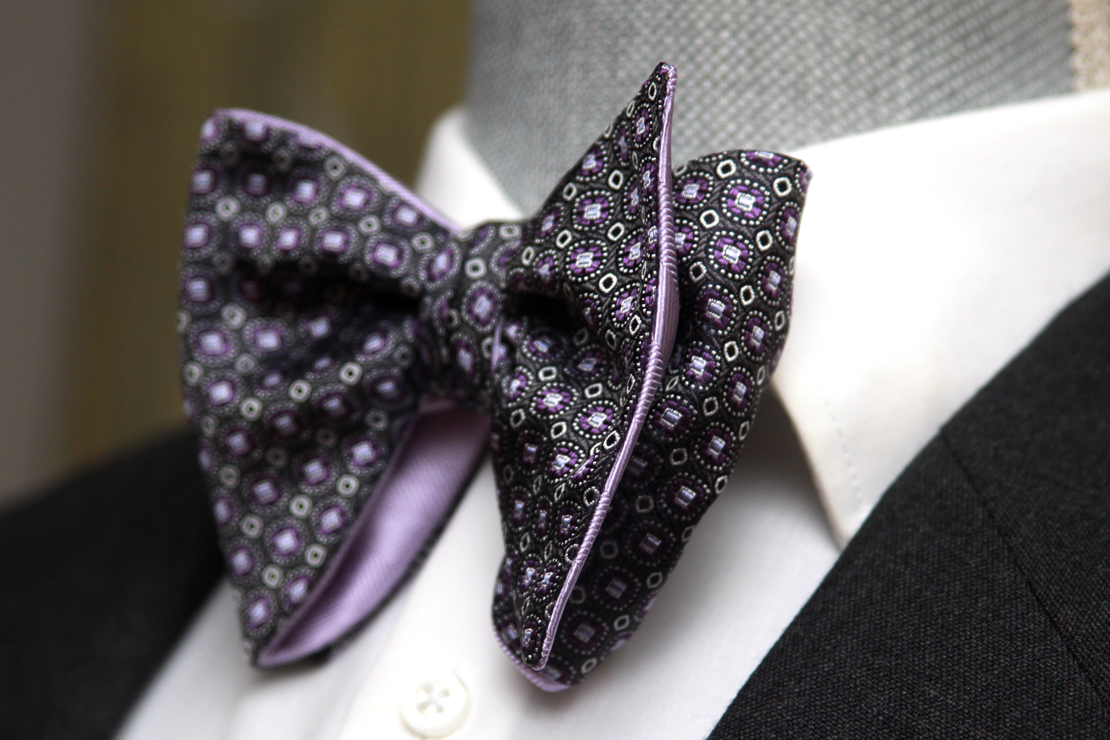 Big Butterfly Purple Plum with Light Lavender Silk Bow Tie