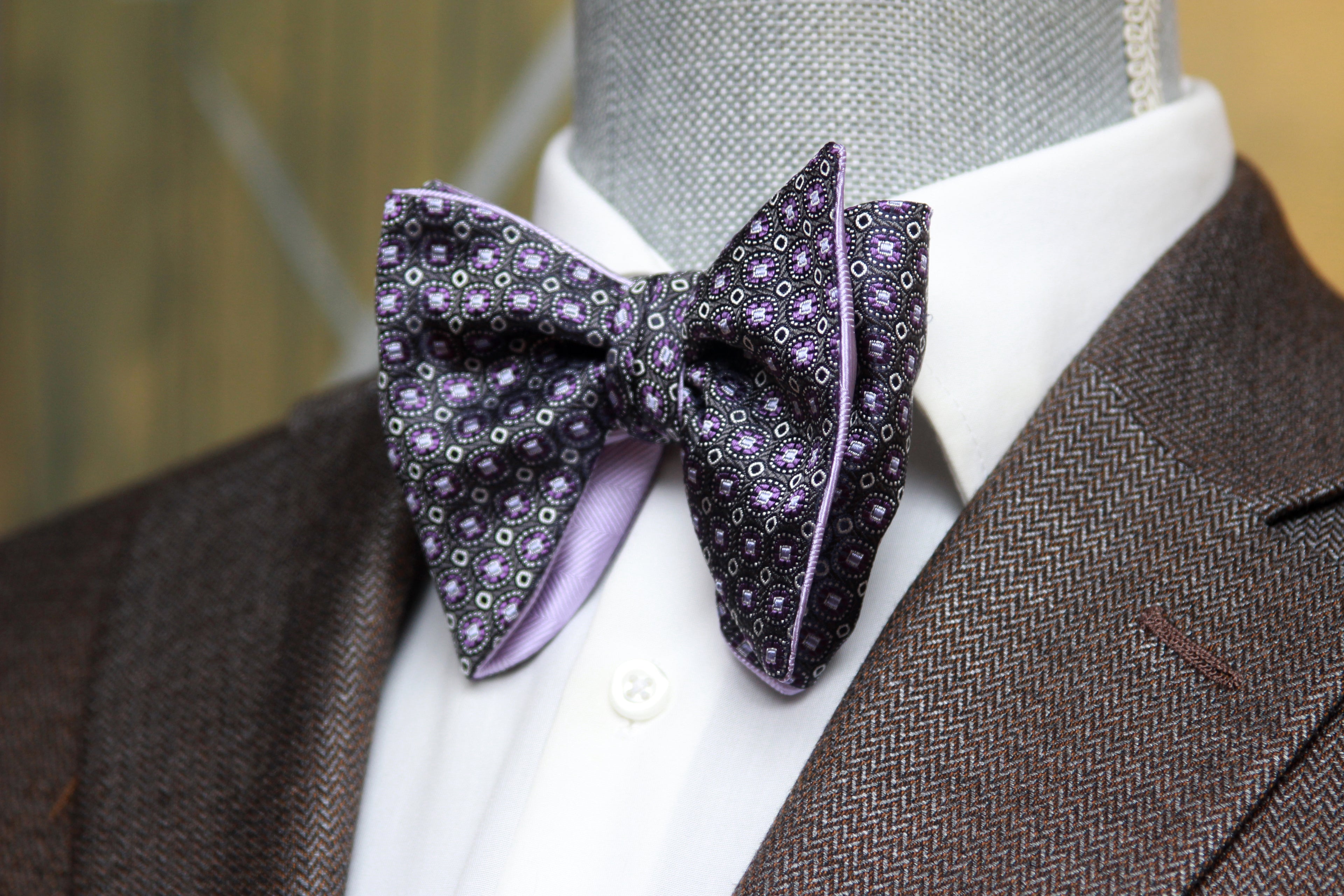 Big Butterfly Purple Plum with Light Lavender Silk Bow Tie