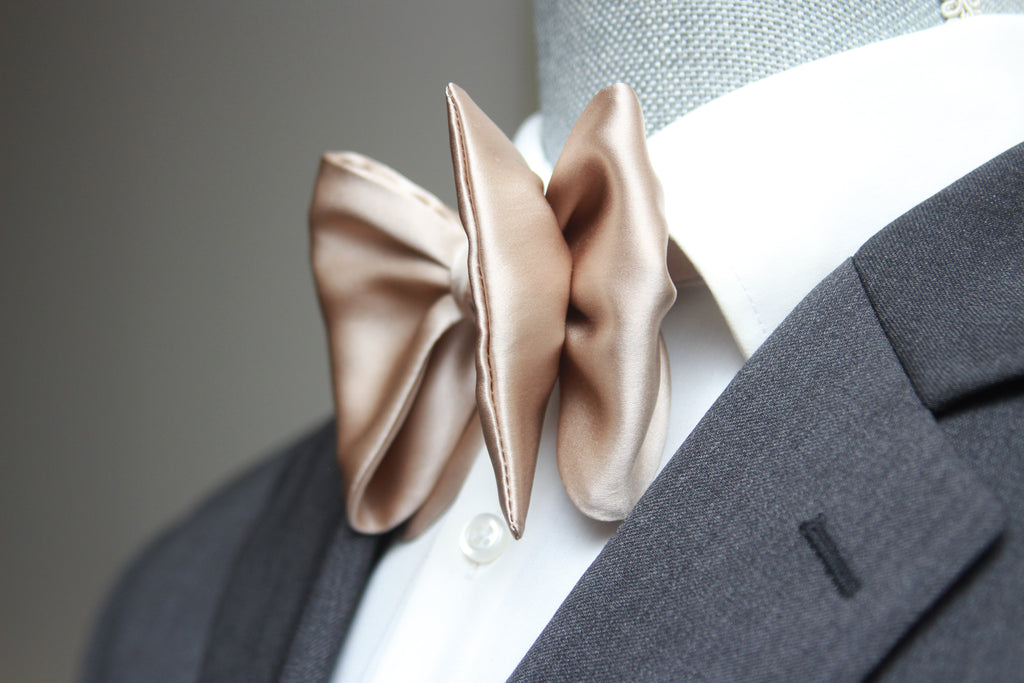 Big Butterfly Beige Silk Bow Tie