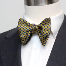 Load image into Gallery viewer, Large Men&#39;s Bow Tie
