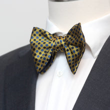 Load image into Gallery viewer, Large Men&#39;s Bow Tie
