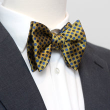 Load image into Gallery viewer, Large Men&#39;s Bow Tie
