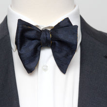 Load image into Gallery viewer, Large Men&#39;s Bow Tie
