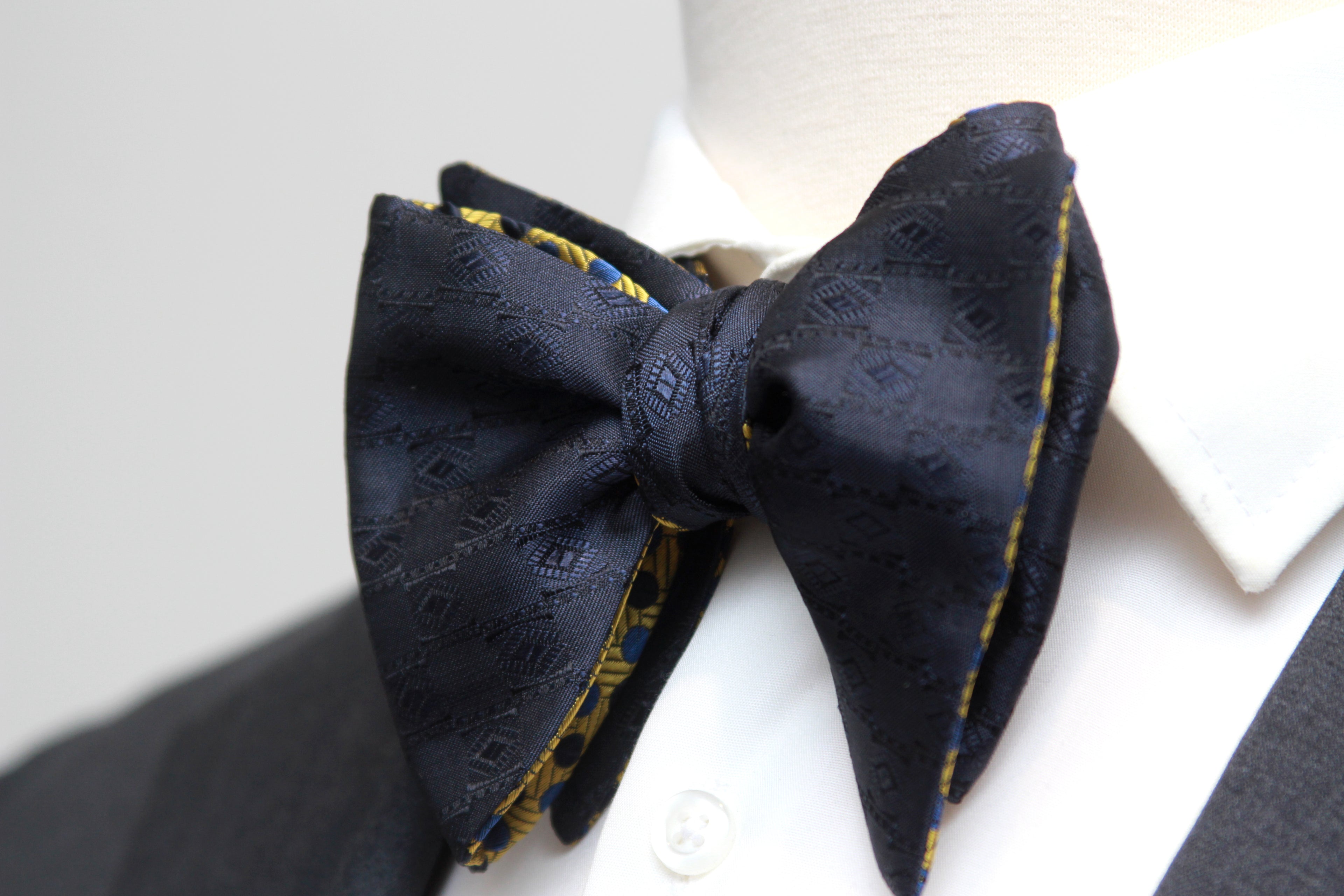 Large Men's Bow Tie