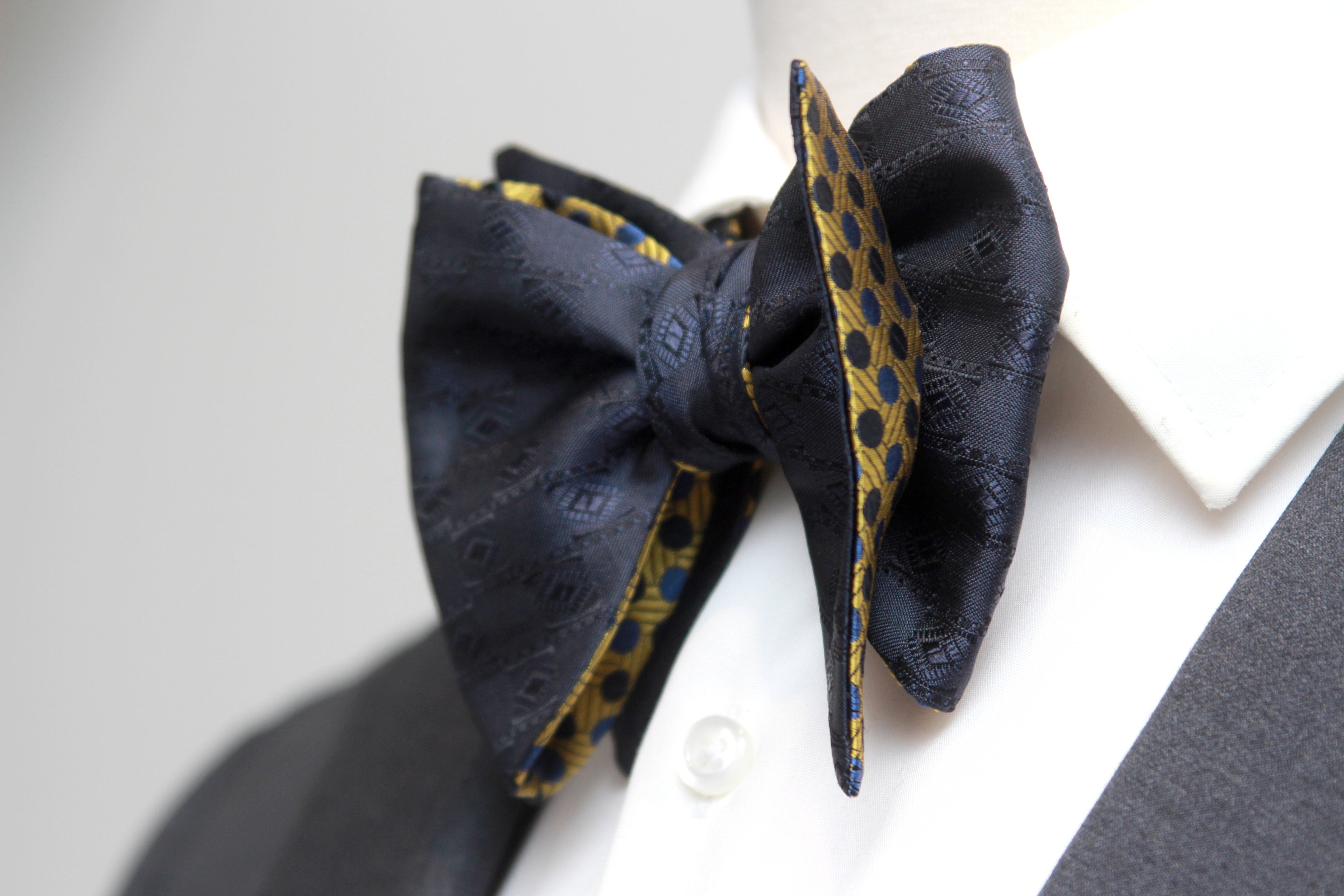 Large Men's Bow Tie