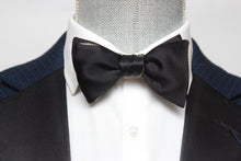 Load image into Gallery viewer, Reversible Self-Tie Bow Tie
