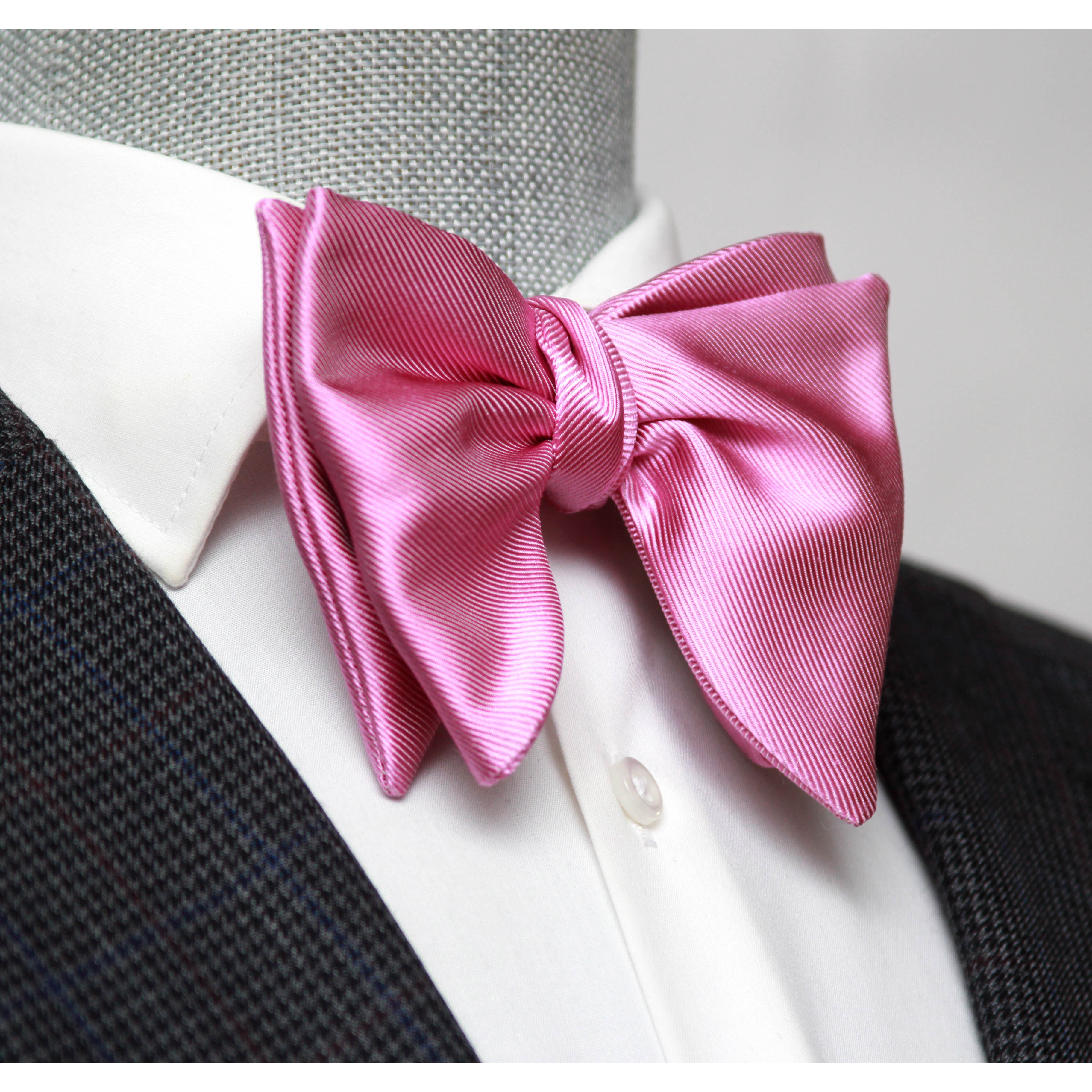 Big Butterfly Fuchsia Silk Bow Tie