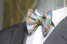 Load image into Gallery viewer, Big Butterfly Floral Silk Bow Tie
