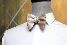 Load image into Gallery viewer, Big Butterfly Silk Bow Tie
