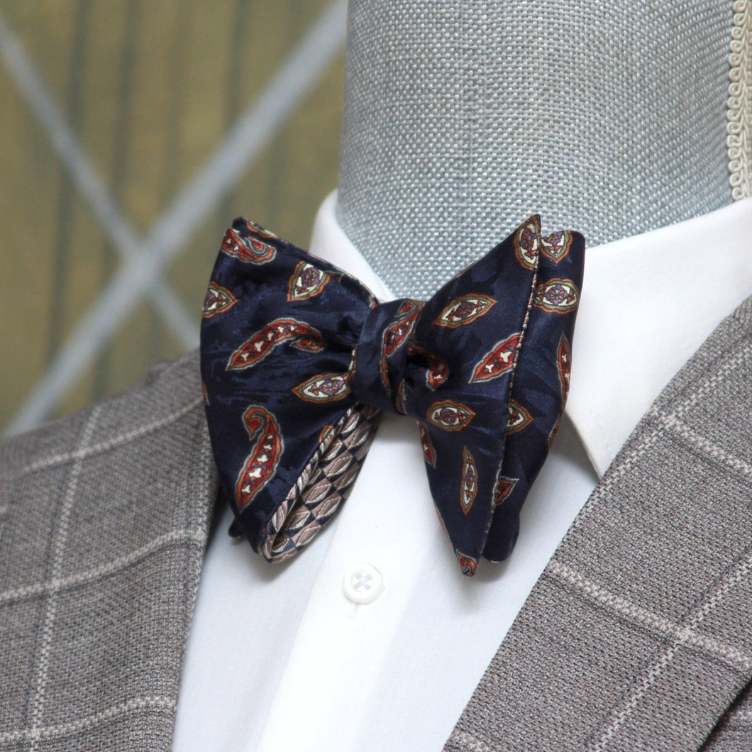 Big Butterfly Navy Paisley Silk Bow Tie