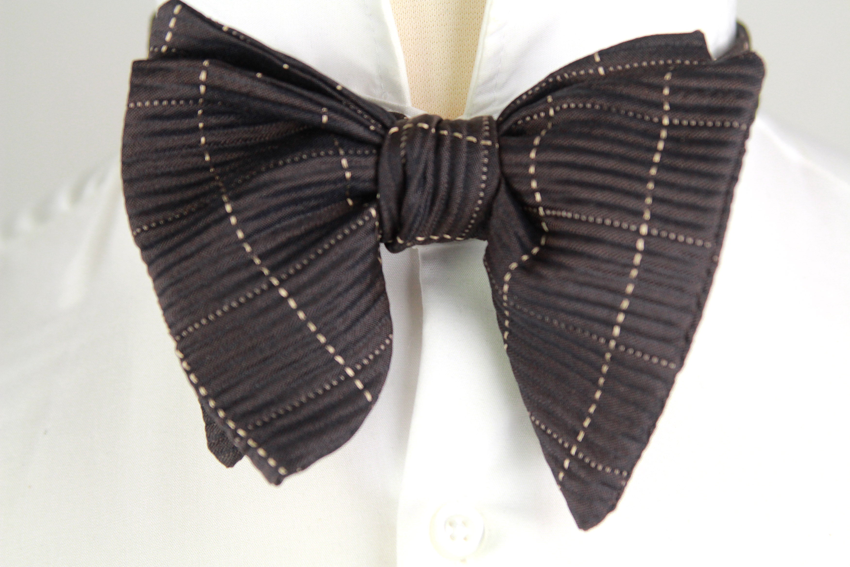 Men's Large Silk Bow Tie Brown Textured