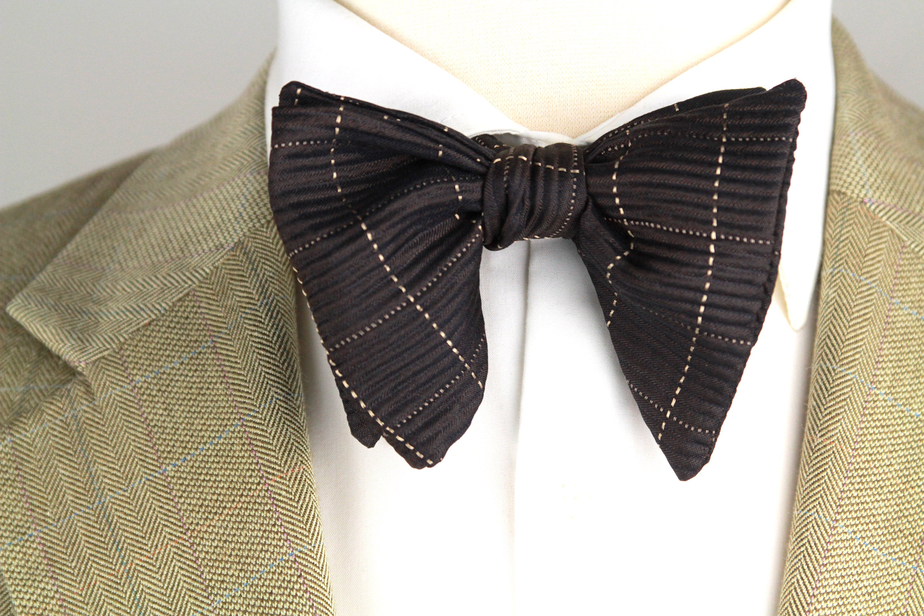 Men's Large Silk Bow Tie Brown Textured