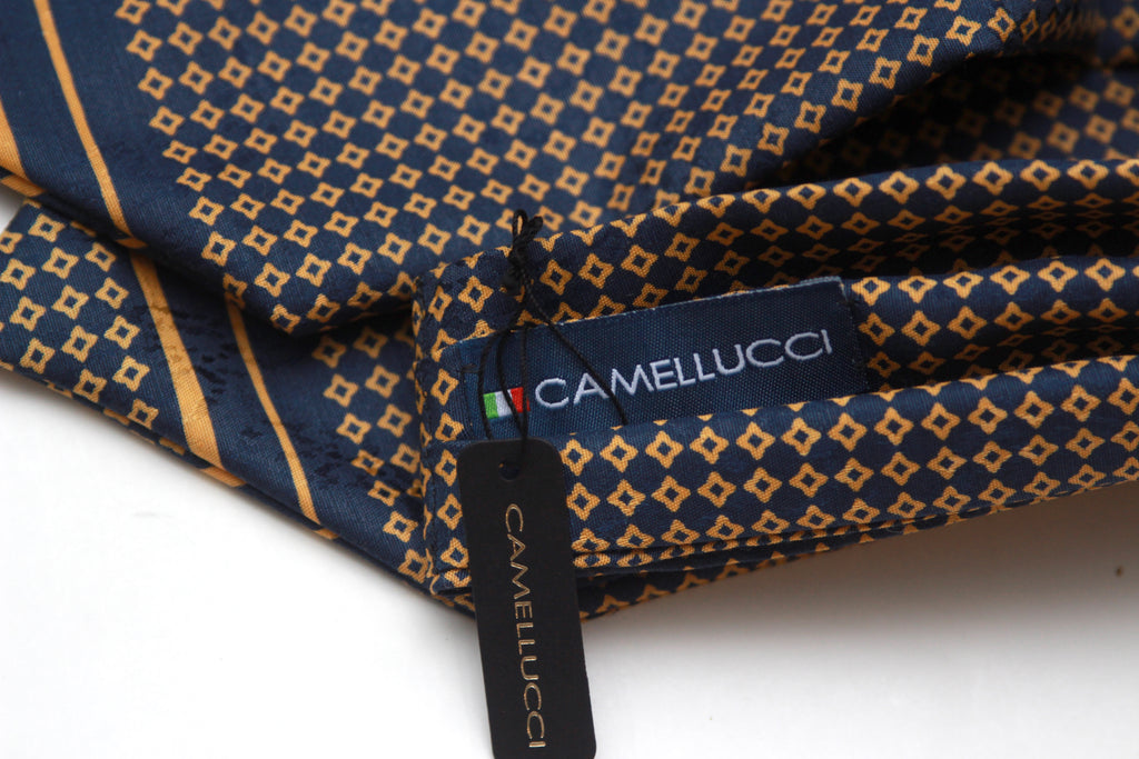 Silk ascot