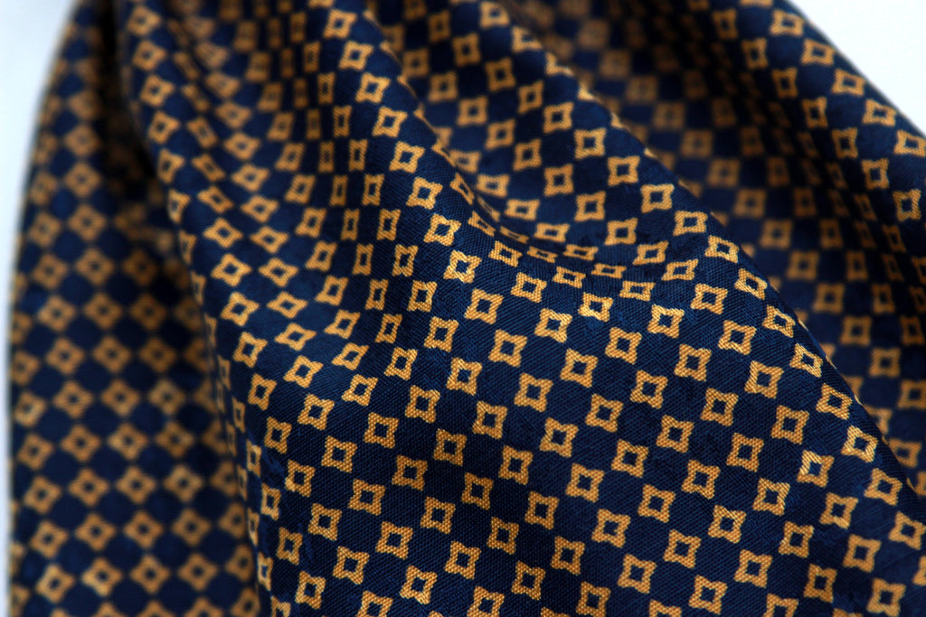 Silk ascot