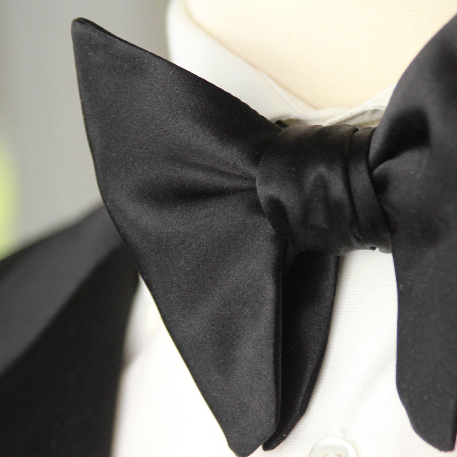 Men's Black Silk Bow Tie Batwing Big Butterfly | Camellucci