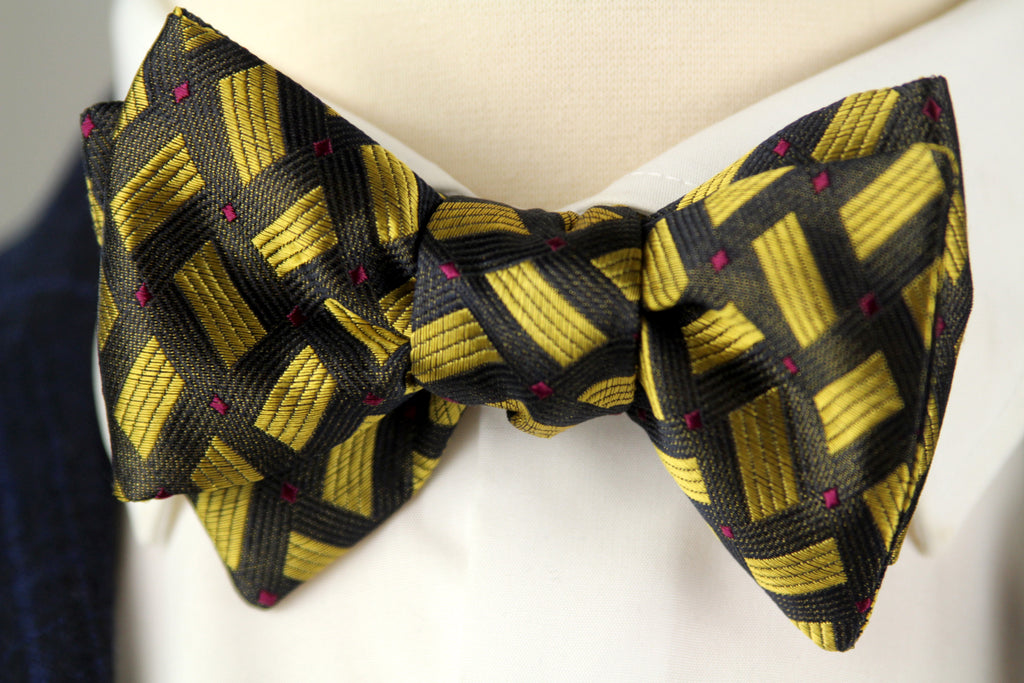 Silk Men's Bow Tie Gold Ornament