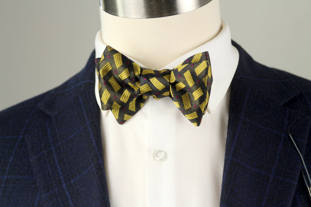 Silk Men's Bow Tie Gold Ornament