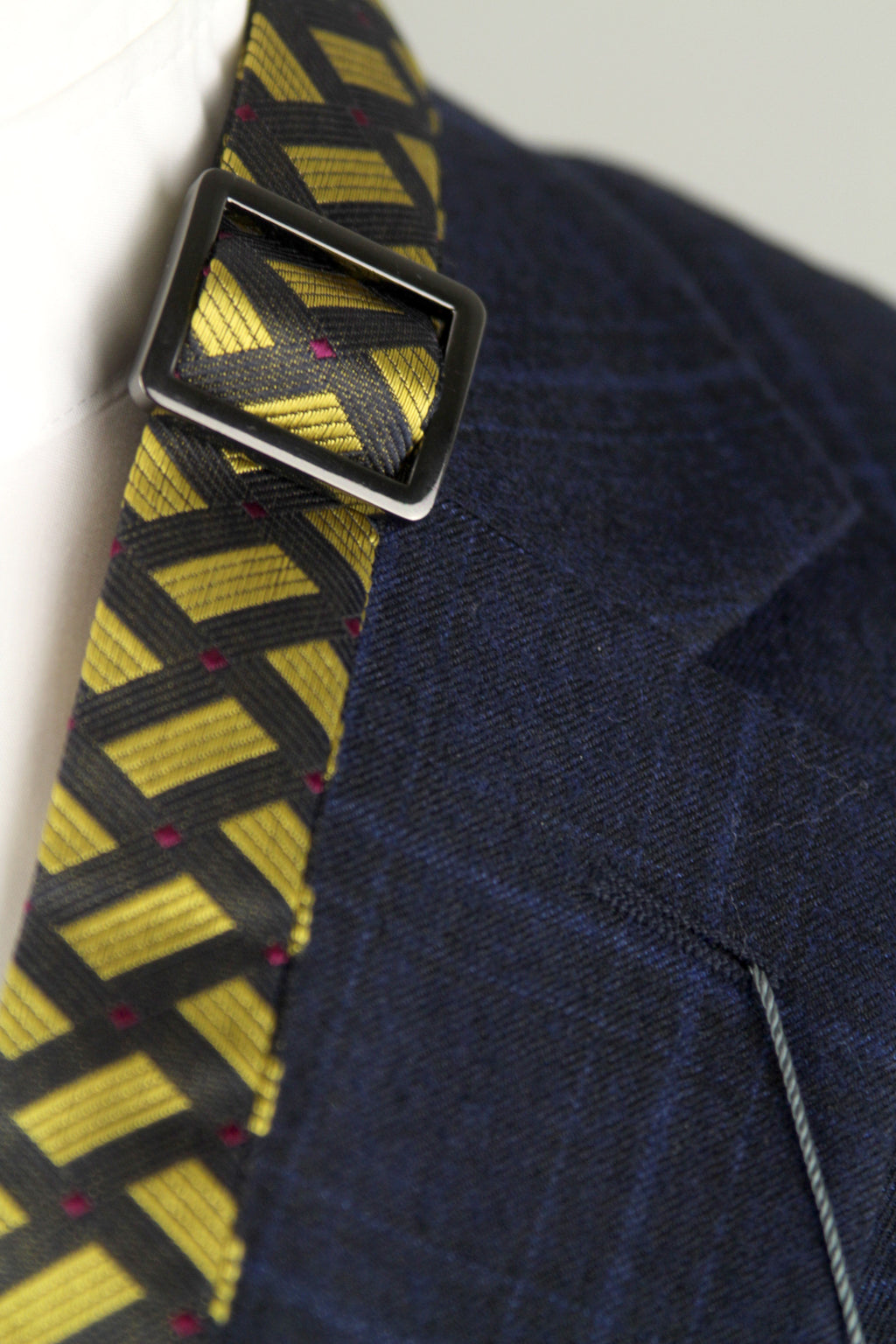 Silk Men's Bow Tie Gold Ornament