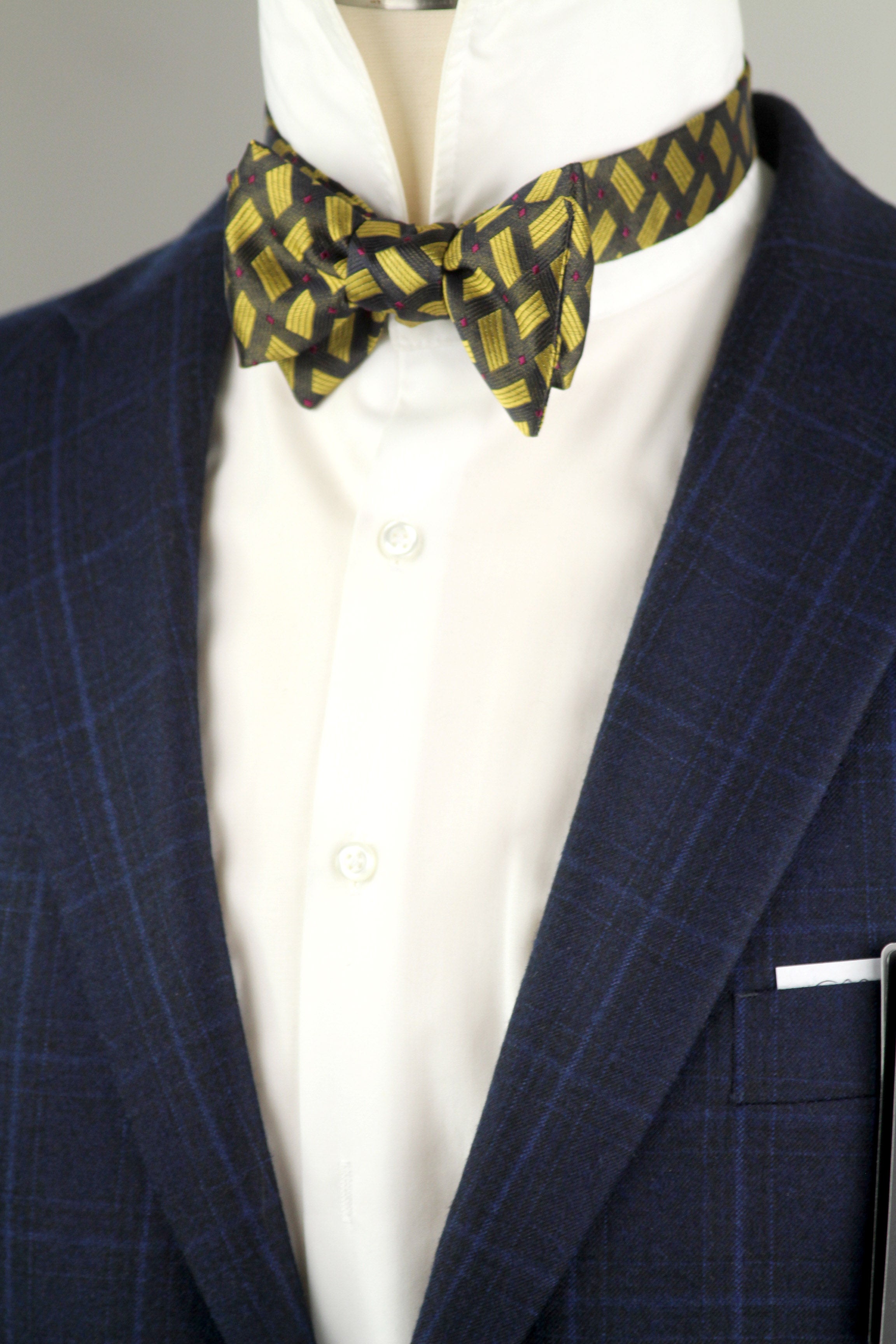 Silk Men's Bow Tie Gold Ornament