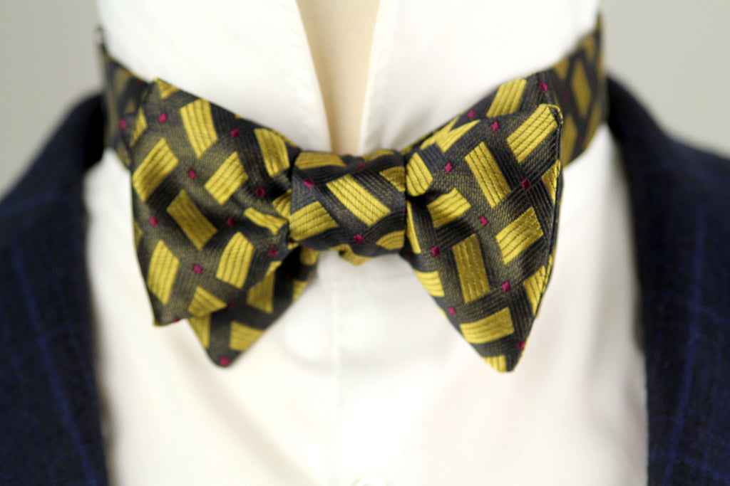 Silk Men's Bow Tie Gold Ornament