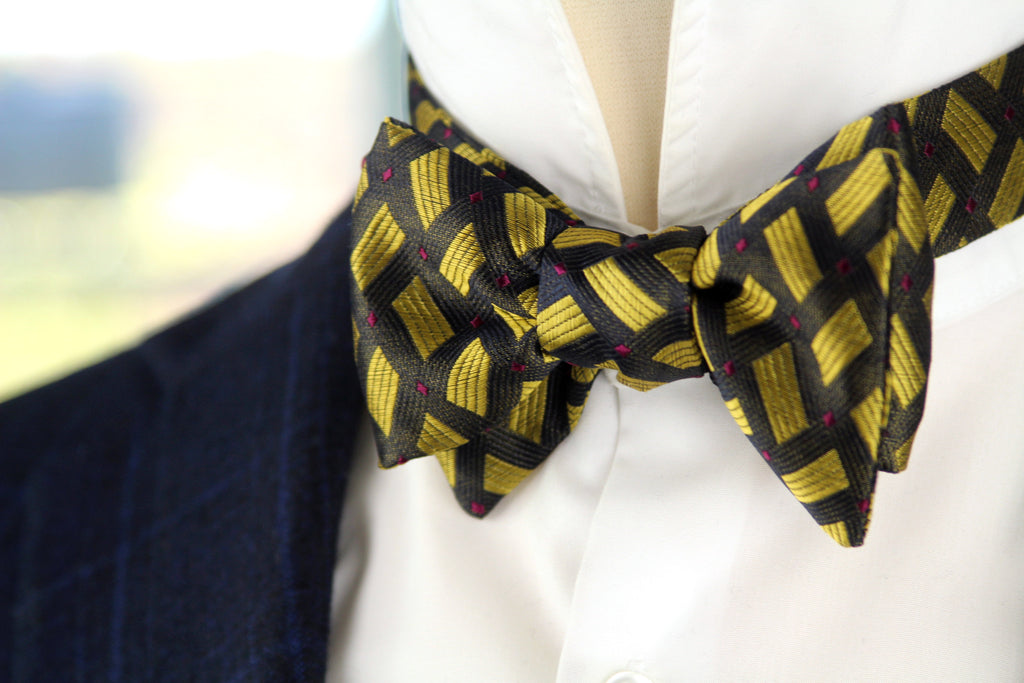Silk Men's Bow Tie Gold Ornament