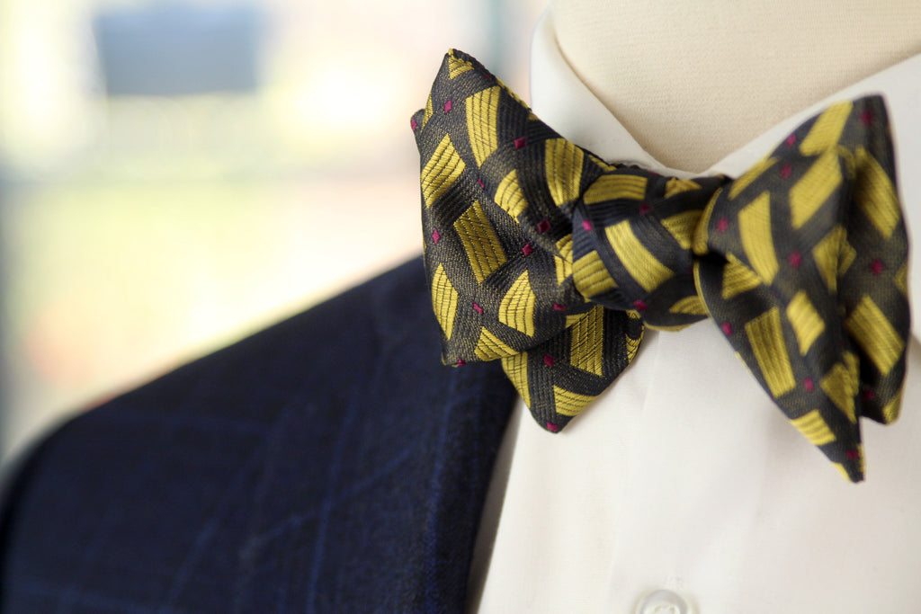 Silk Men's Bow Tie Gold Ornament